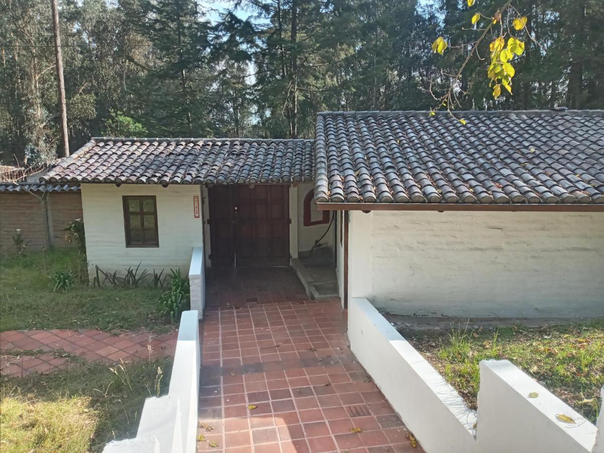 Quinta Los Eucaliptos Hotel Quito Exterior photo